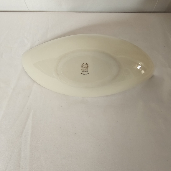 Vtg Lenox Ivory Porcelain Bowl With 24K Gold Trim Boat-Shaped Serving Dish - USA - Picture 5 of 8